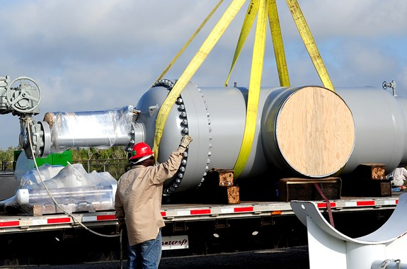 Screenshot-2025-01-24-at-14-05-18-7-unloading-large-gate-valve.jpg-maxWidth-720-JPEG-Image-720-×-384-pixels